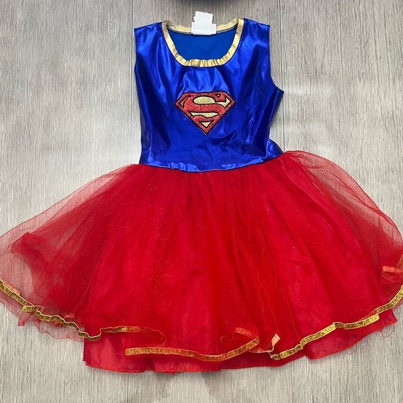 🩷 3/$20 Supergirl dress size 6 little girls, red tutu skirt dress ((missing cape - Picture 2 of 10